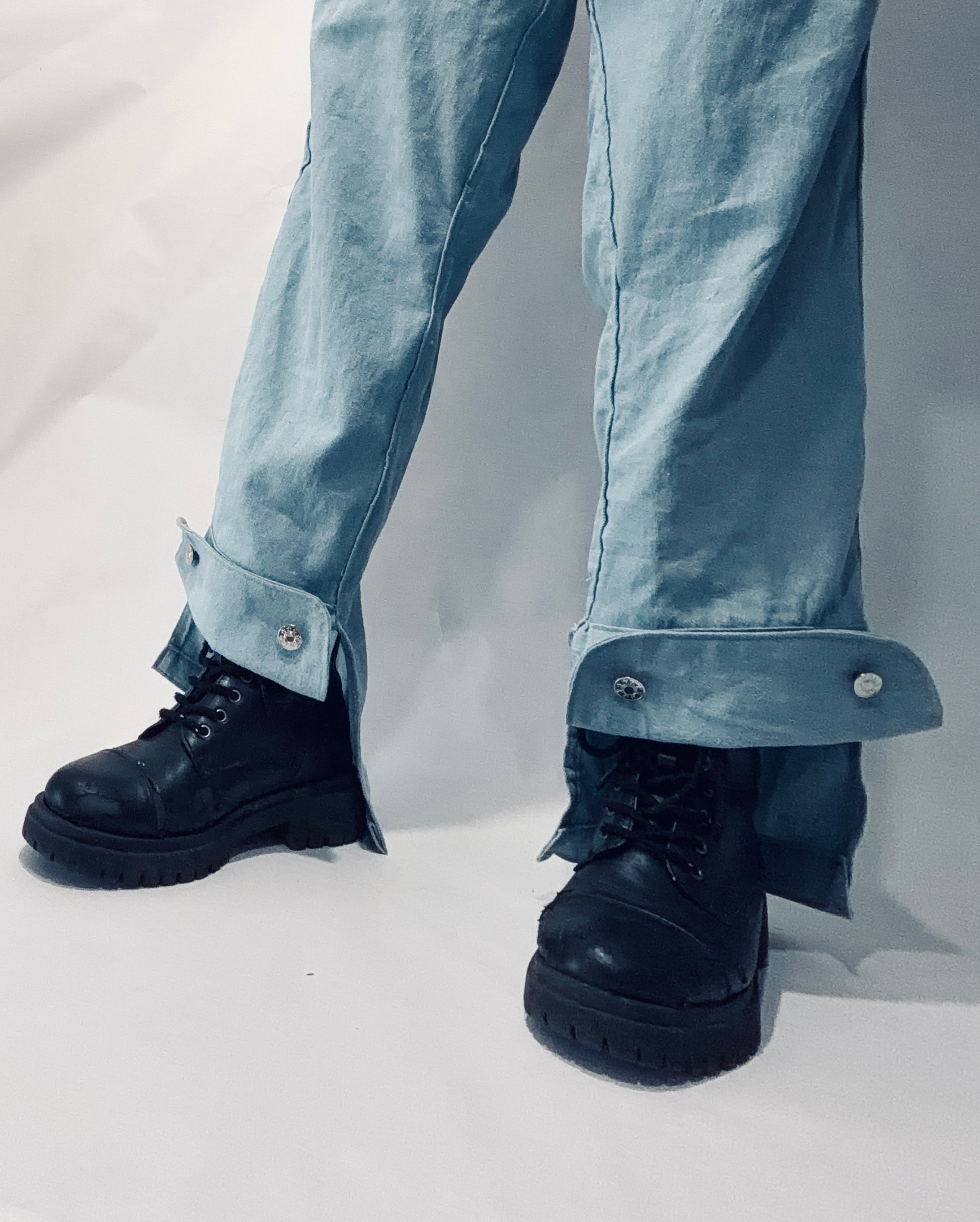The Toe-Show Pants in Denim Curtain
