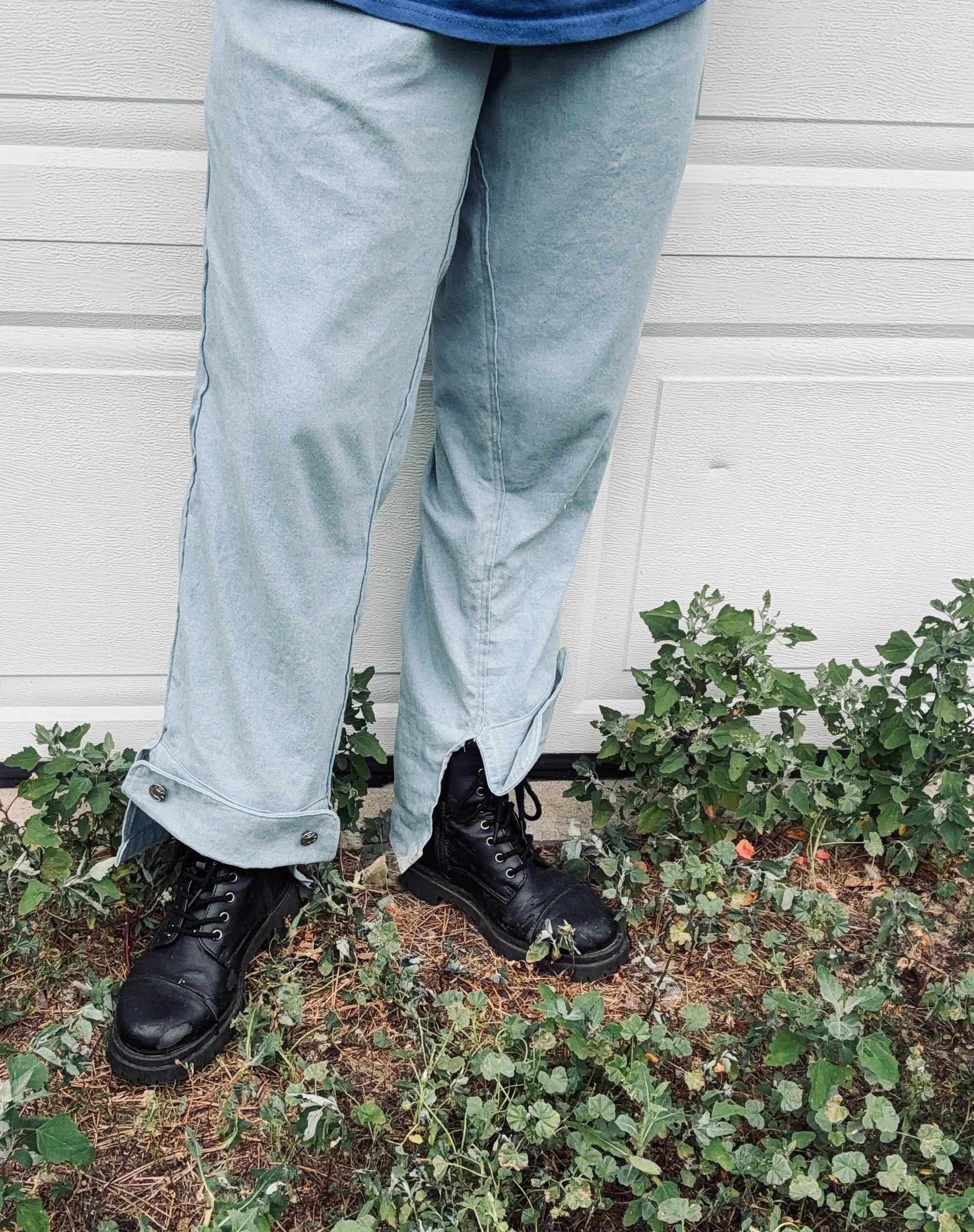 The Toe-Show Pants in Denim Curtain