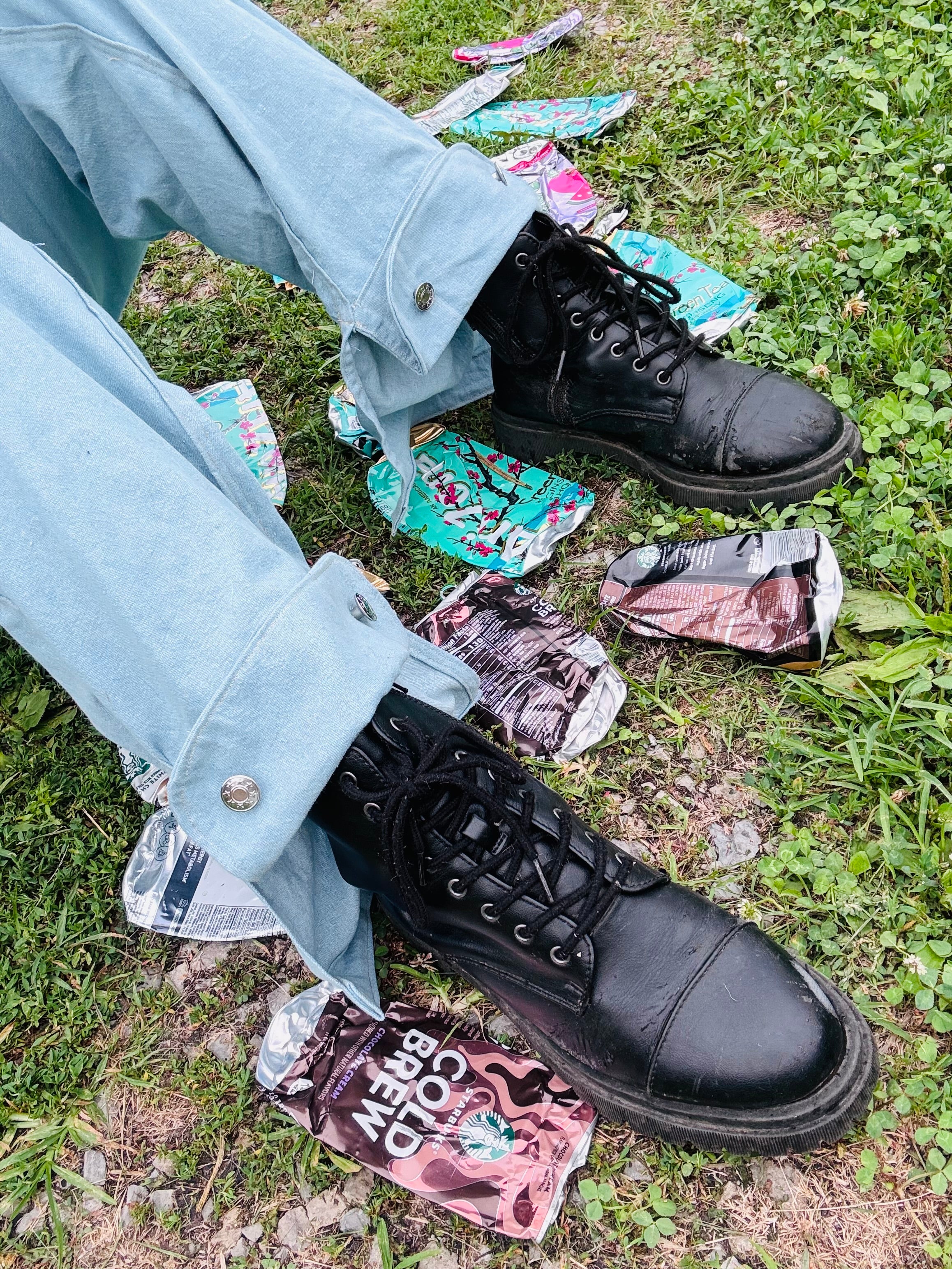 The Toe-Show Pants in Denim Curtain